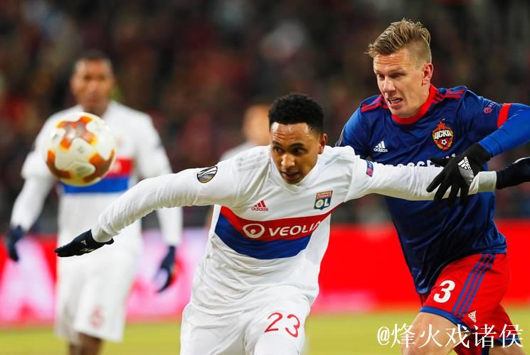 里尔在法甲七球大战中力克埃塞尔，四人染红离场